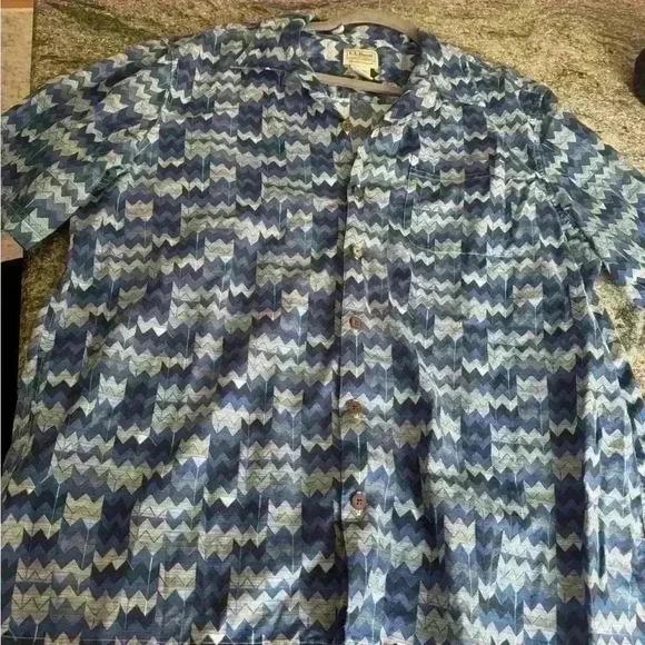 L.L. Bean Men’s Geometric Zig Zag Print Short Sleeve Top - Picture 3 of 7